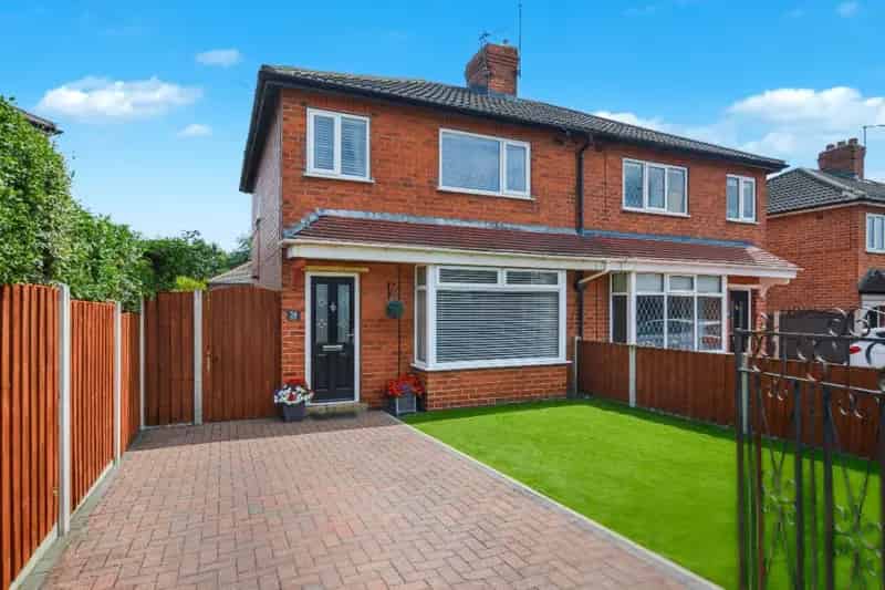 Three Bedroom Semi Detached House in Lofthouse