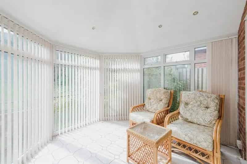 3 Bed Split Level House - Modernisation Needed