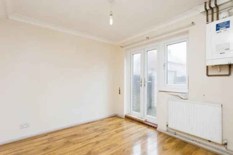 Three Bedroom Family Home Crawley Modern Auction
