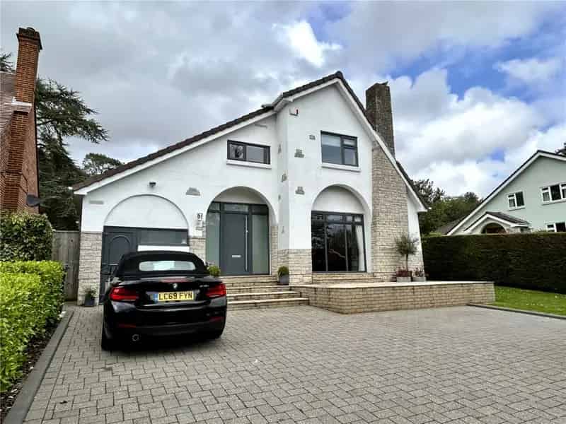 4 Bedroom House Poole - Huge Potential - Off Road Parking