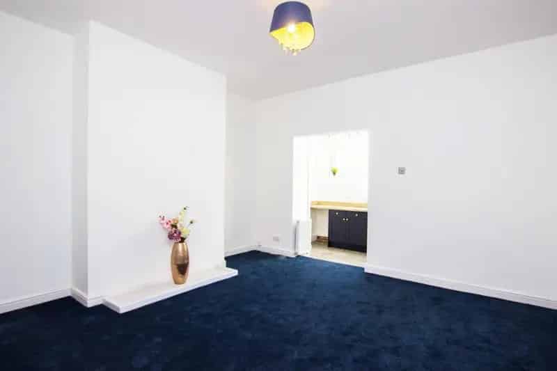 2 bed property for sale