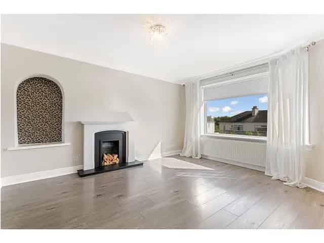 3 Bedroom Semi-Detached House for Sale in Ralston Paisley