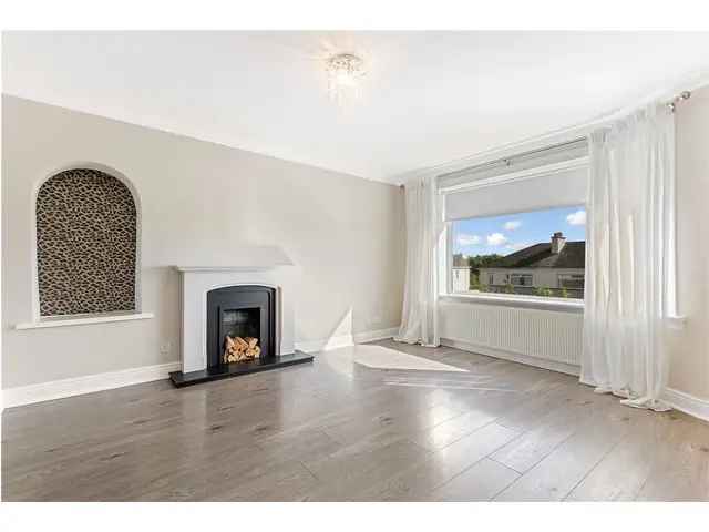 3 Bedroom Semi-Detached House for Sale in Ralston Paisley