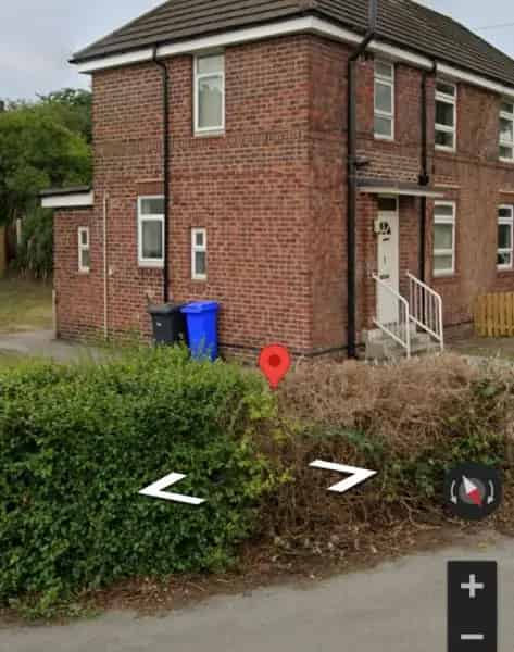 2 Bed House in Lower Shiregreen Large Garden Pets Allowed