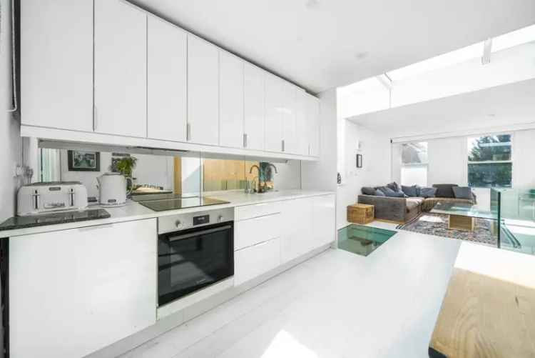 House For Sale in London, England