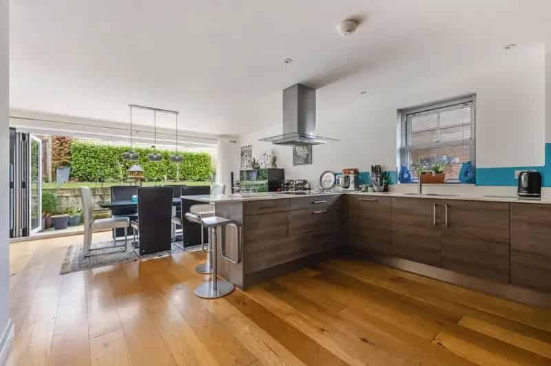 4 Bedroom Detached House for Sale Hunston Chichester Canal