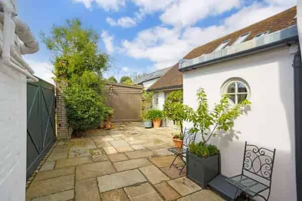 East Street, Petworth, West Sussex, GU28 0AB | Property for sale | Savills