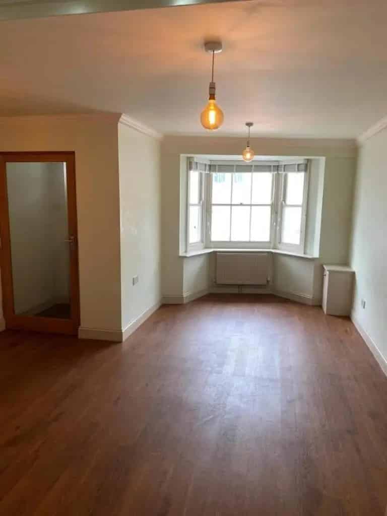3 Bedroom Terraced House For Couples and Families