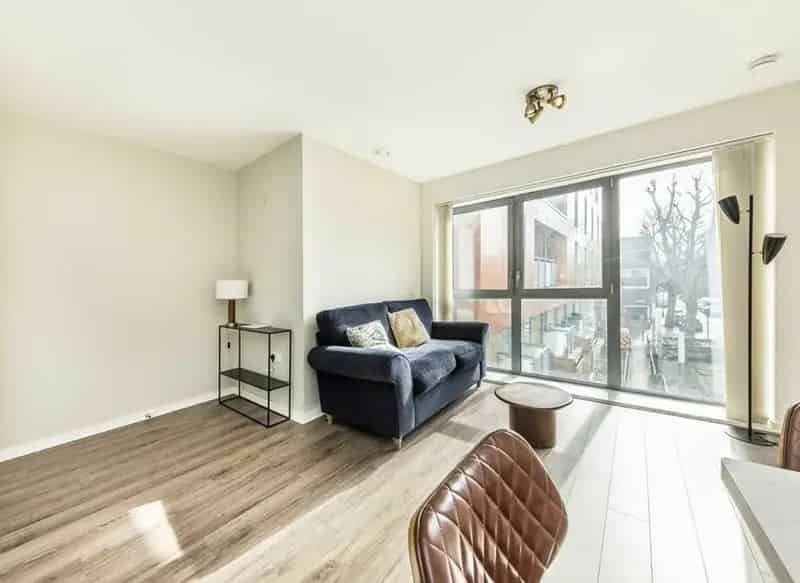 Bright 1-Bed Apartment Near Roman Road Station