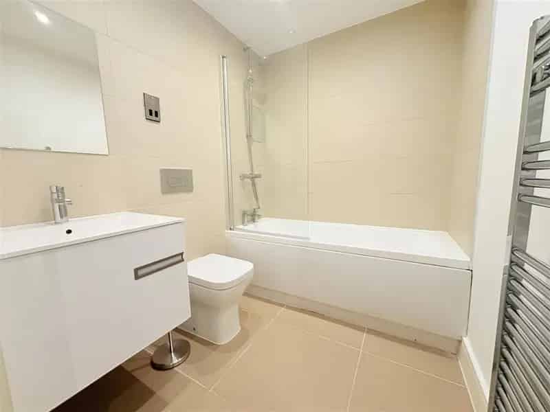 1 Bedroom Apartment for Sale in Moseley Village
