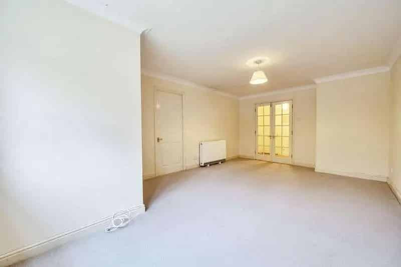 2 Bed Flat for Sale in Caversham Near Reading Station