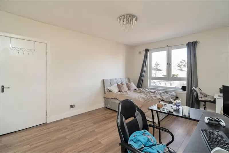 2 Bed Upper Villa with Park Views
