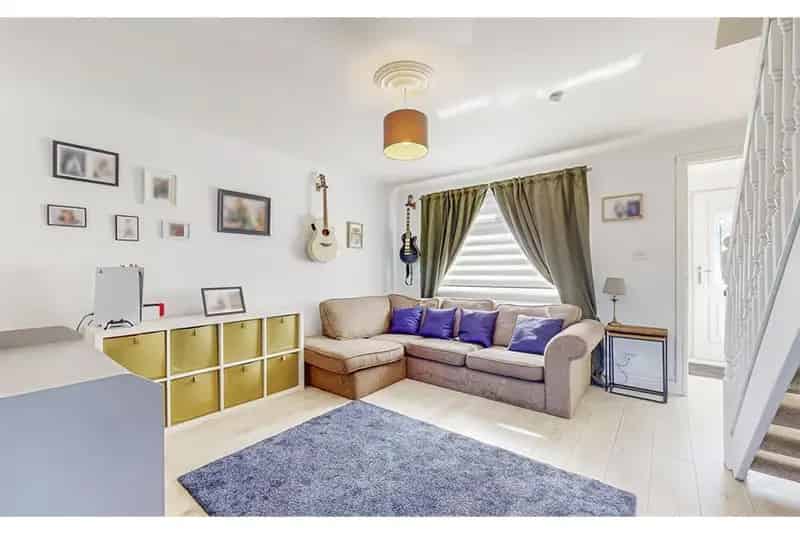3 Bed Semi-Detached House Hamilton Garage Driveway