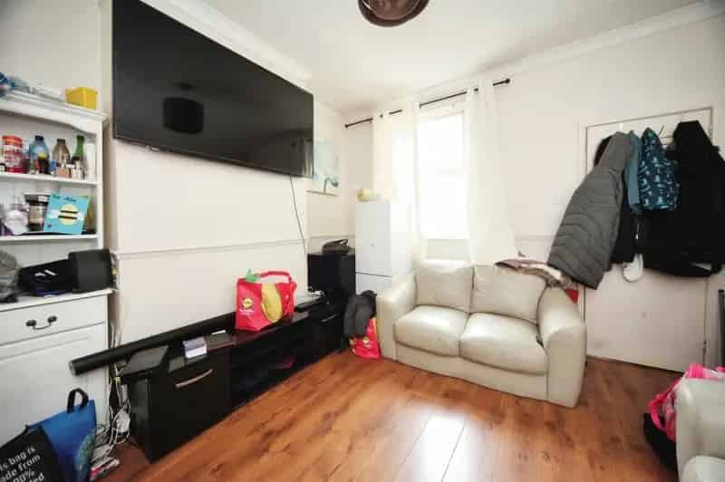 One Bedroom Maisonette Near Luton Town Centre