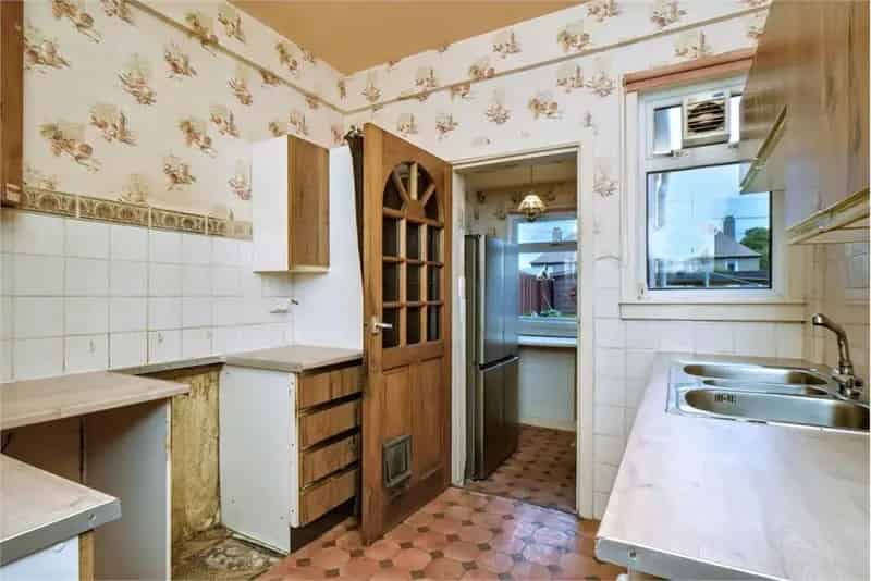2 Bed Flat Maindoor with 1 Reception Room Parkhead