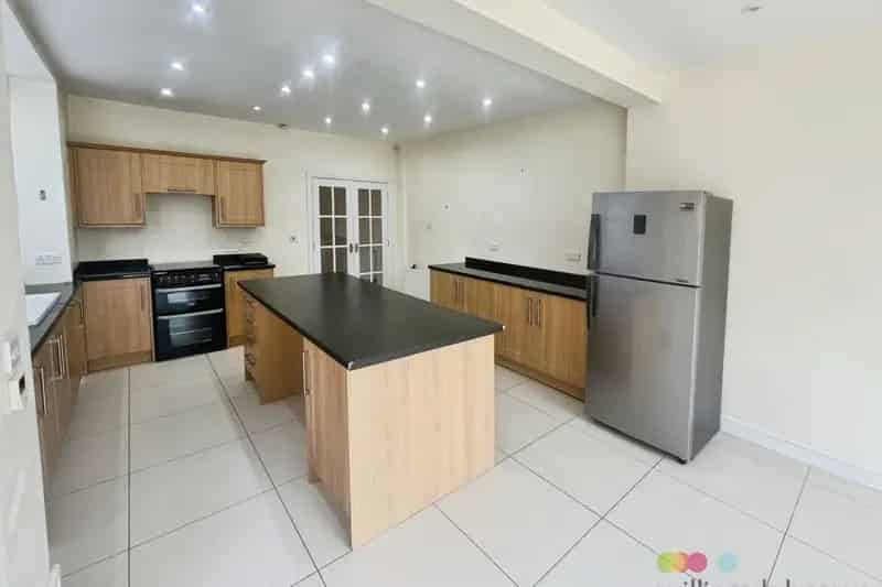 5 Bed Victorian House Zero Deposit Available