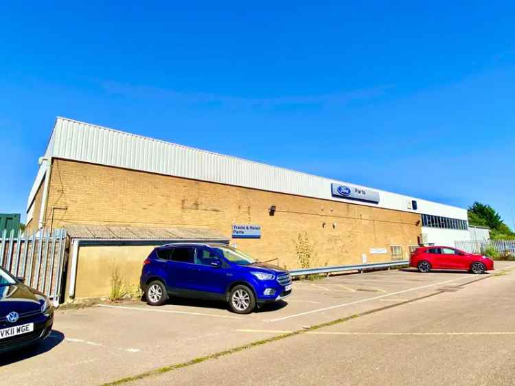 Warehouse Unit Dunstable 1850 sq m with Mezzanine Secure Yard