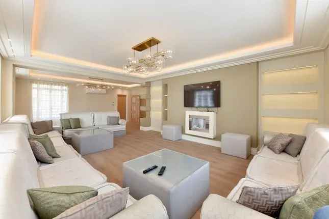 Flat for sale in George Street, London W1H