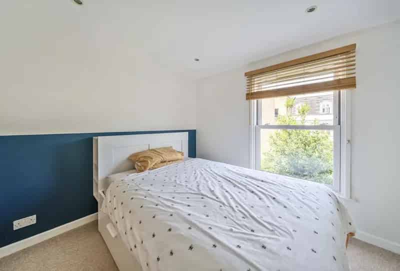 2 Bedroom Apartment near Cheltenham High Street