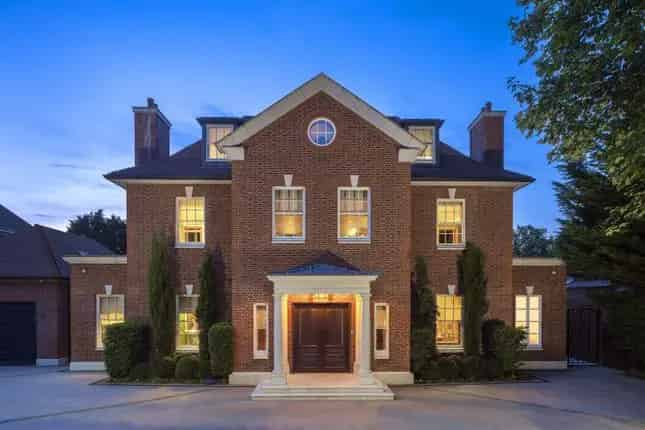 Stunning 11,467 sq ft Hampstead House - Indoor Pool, Gym & Cinema