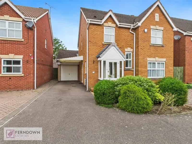 4 Bedroom Detached House For Sale
