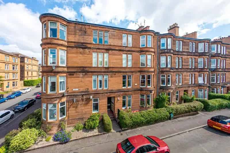 2 Bedroom Apartment for Sale in Shawlands Glasgow