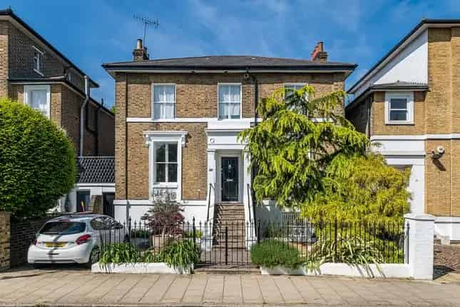 Detached House for Sale Stockwell Park Road London SW9