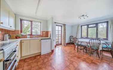 Bungalow For Sale in Minehead, England