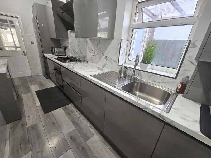 3 Bed House for Sale Sparkbrook Family Home Modern Kitchen Solar Panels