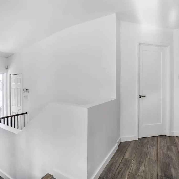 Renovated 3-Bedroom House in Blainville