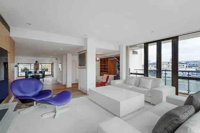 Mayfair Four-Bedroom Apartment with Terrace and Parking