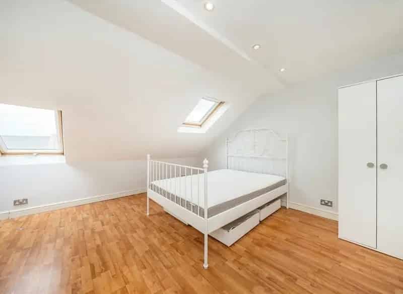 2 Double Bedroom Victorian Flat Wimbledon The Battles No Onward Chain