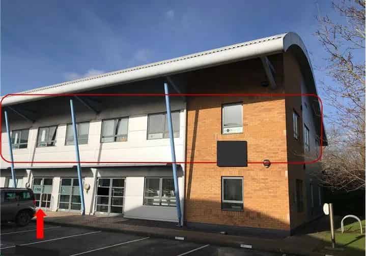 1780 sq ft Office Suite with 6 Parking Spaces