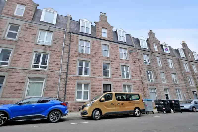 Rosemount One Bedroom Flat - Bright & Airy Apartment