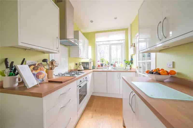 1930s Cottage Style Terrace House Near Chapel Allerton Park