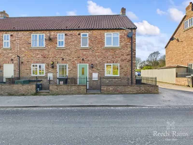 3 bedroom End Terrace House for sale, Foxholes, North Yorkshire, YO25