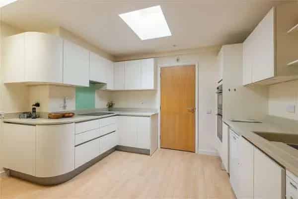Spacious 3-Bedroom Penthouse Apartment in Cambridge