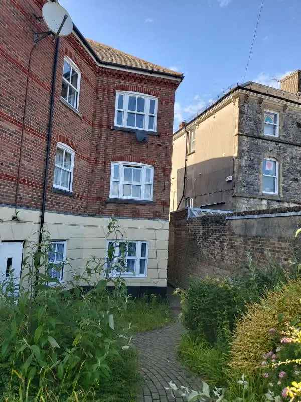 Flat For Rent in Dorchester, England