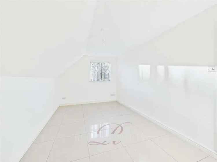 4 Bed Detached House for Sale