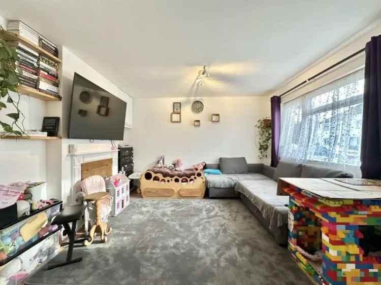 2 bedroom Flat
 For Sale