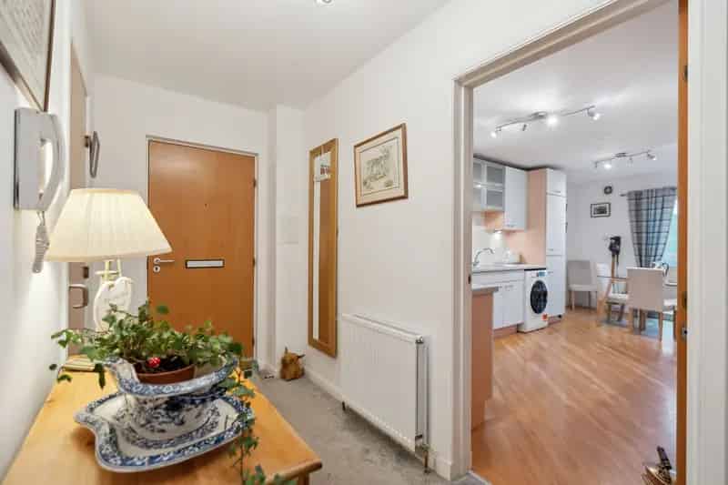 Perth Two-Bedroom Apartment with Parking and Modern Amenities