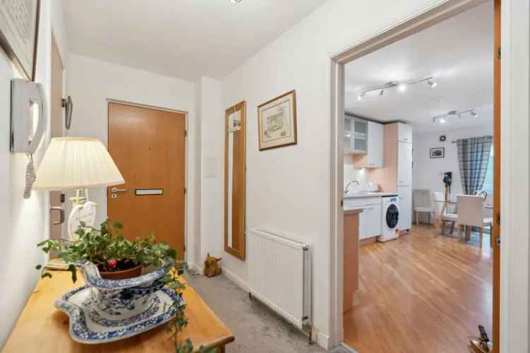 Perth Two-Bedroom Apartment with Parking and Modern Amenities