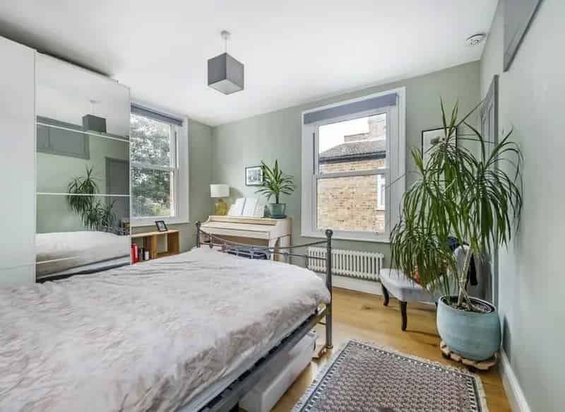 2 Double Bedroom Flat with Garden near Roundwood Park