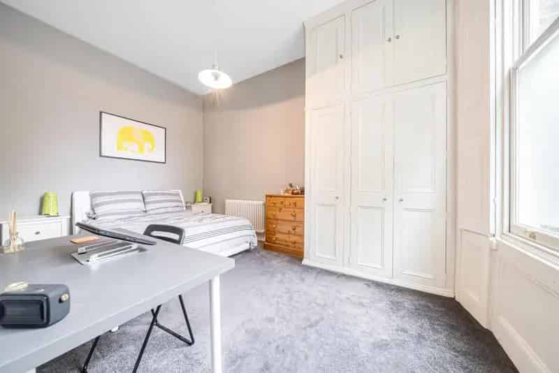 One Double Bedroom Period Apartment Near Wimbledon Park