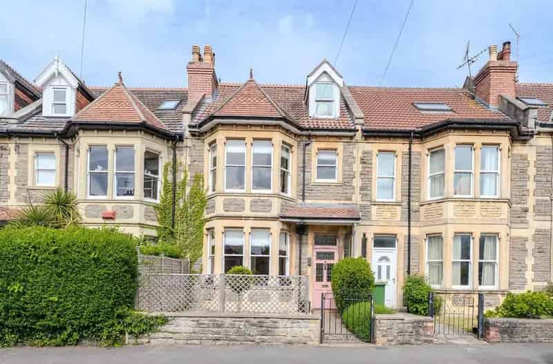 5 Bedroom House for Sale