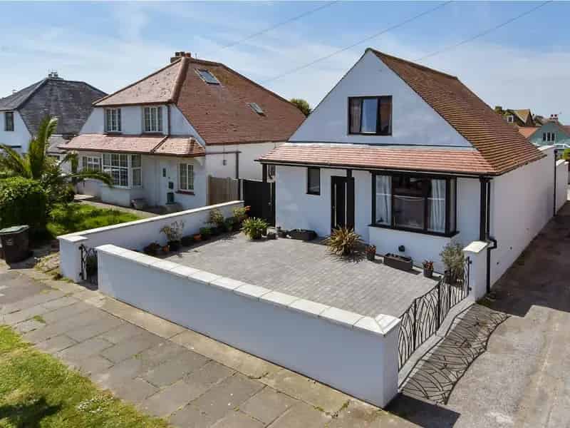 3 Bedroom Detached House for Sale near Minnis Bay Beach