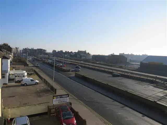Top Floor Flat Lowestoft Town Centre Double Bedroom Shower Room Large Kitchen