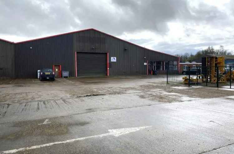 Industrial UnitWarehouse 16705 sq ft with Office Space and Parking