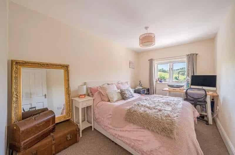 4 Bed House for Sale in North Devon with Stables and 7 Acres