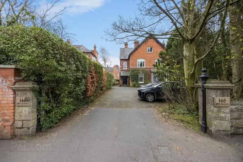 11 Bedroom Victorian House - Guest House Potential
